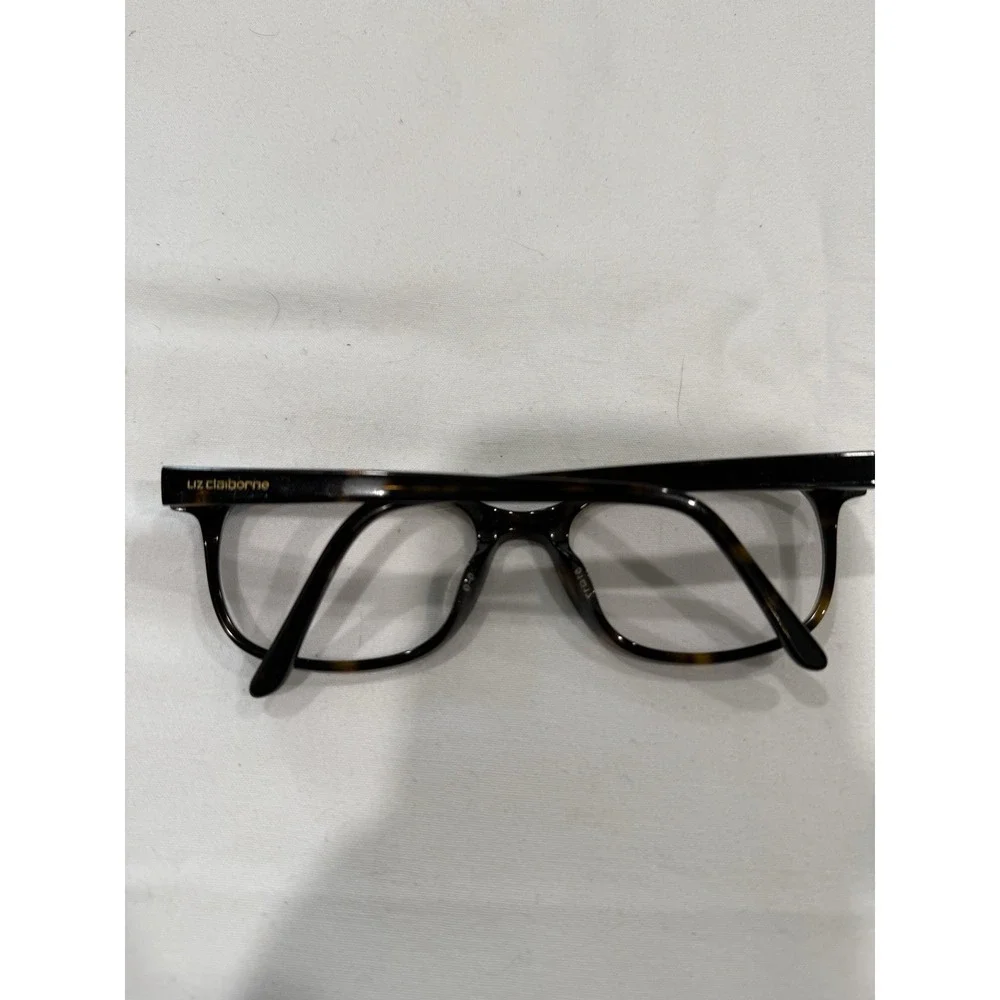 Liz Claiborne liz claiborne